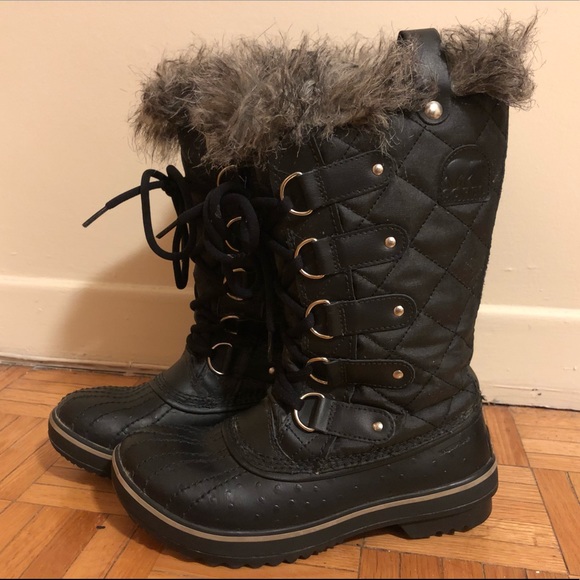 Sorel Shoes - Sorel Tofino Boots Size 6 Black